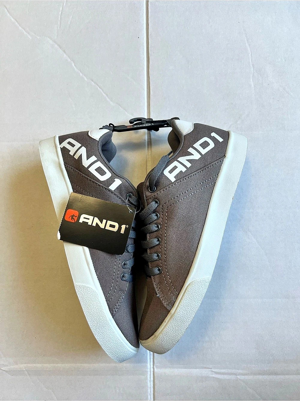 AND1 Balance Mid Men's Gray & White Sneakers US 9 NWT